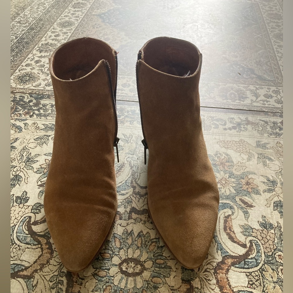 Aquatalia fuoco suede booties 6 1/2